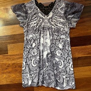 Unity world wear black and white shirt